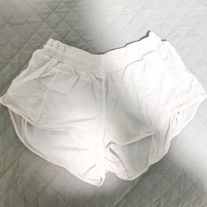 nwot/ white lululemon low waist hotty hot 2.5 inseam shorts